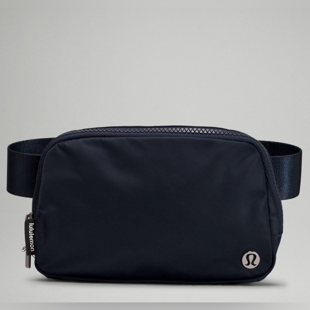 Lululemon Athletica Everywhere Black Belt Bag